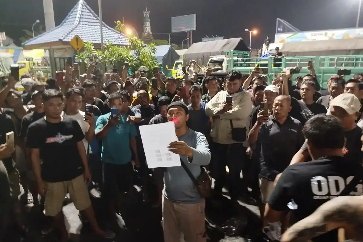 Pelabuhan Ketapang Lumpuh Total! Jasa Pengiriman Logistik Tertahan